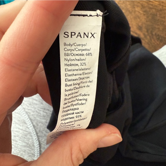 NWT $68 Spanx Longline Medium Impact Black Sports Bra Size S - Picture 4 of 4